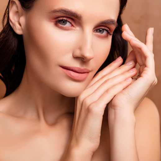 close-up-of-brunette-woman-with-smooth-skin